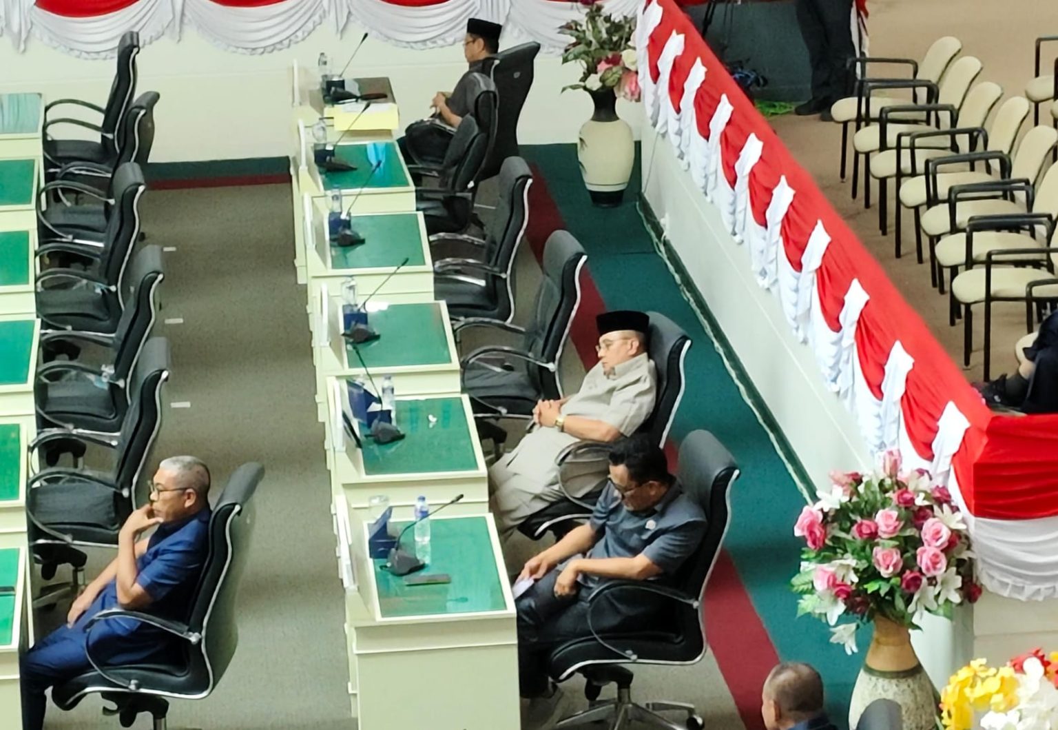 Anggota DPRD Lampung Tertidur Saat Paripurna Bahas Perubahan APBD 2025