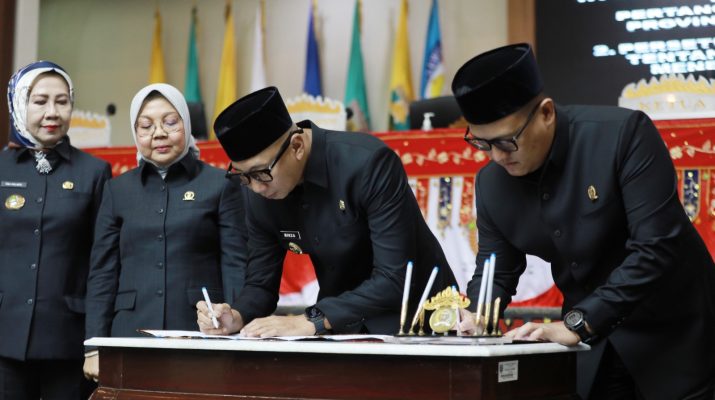 Ketua DPRD Ahmad Giri Akbar Pimpin Rapat Paripurna Raperda APBD 2024 dan Persetujuan RPJMD 2025-2029
