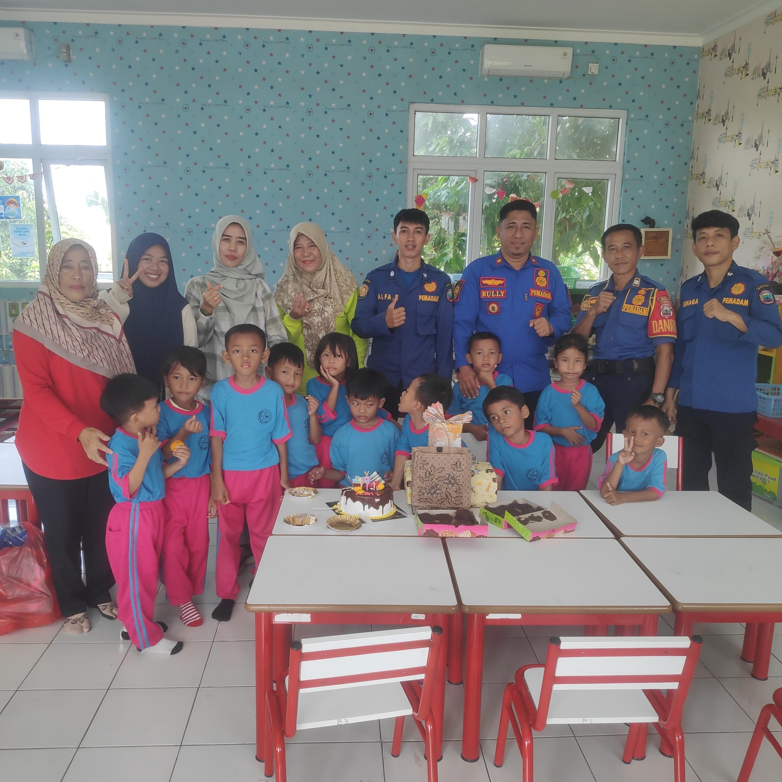 Selain Padamkan Api, Damkar Lampung Selatan Mampu Beri Kejutan Ulang Tahun