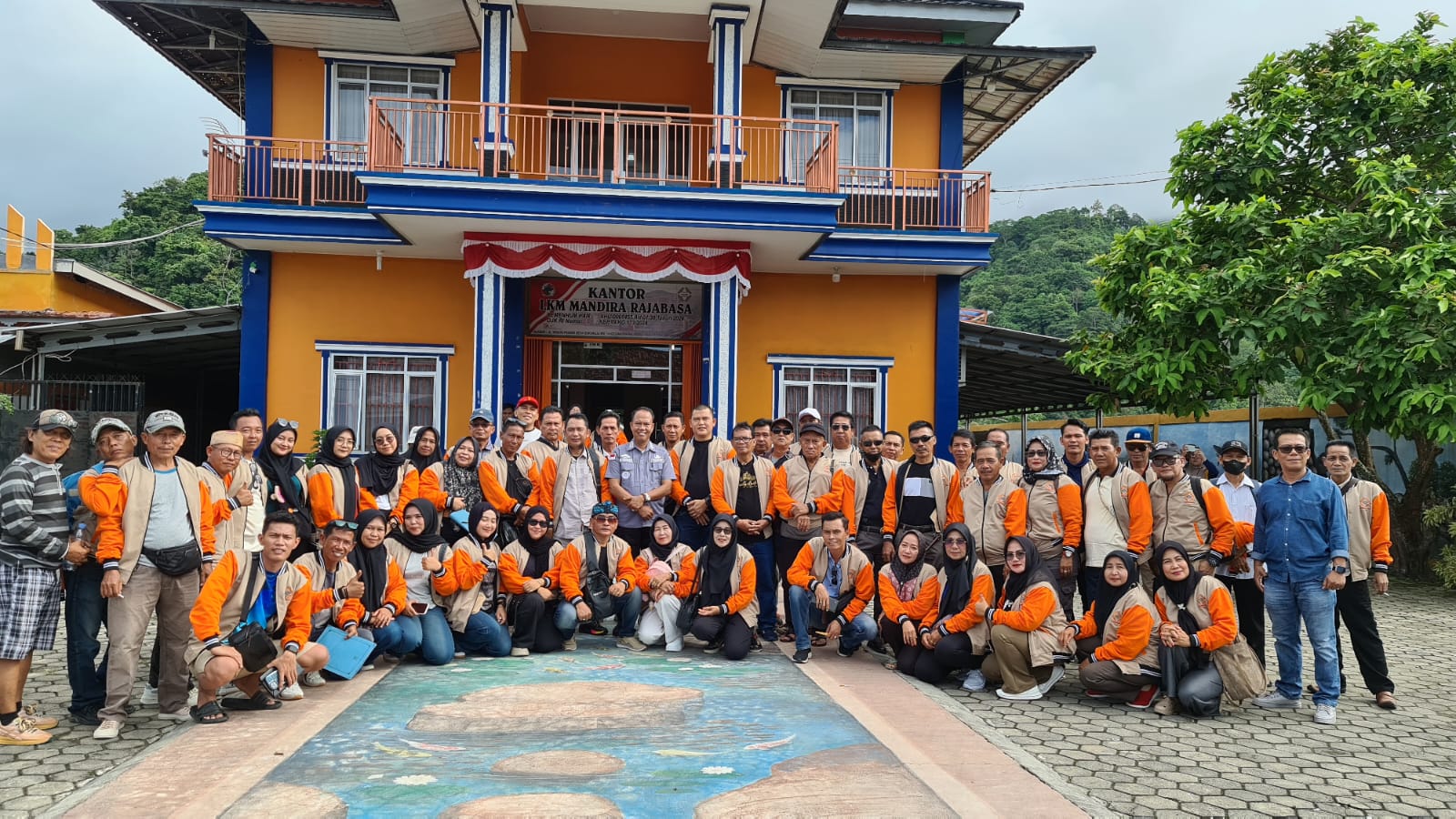 OTW Yogyakarta, Rombongan LKM MANDIRA Rajabasa Dilepas Camat Firdaus